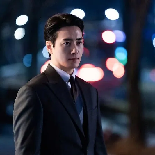 A moment captured by a fan of Lee Joonhyuk
