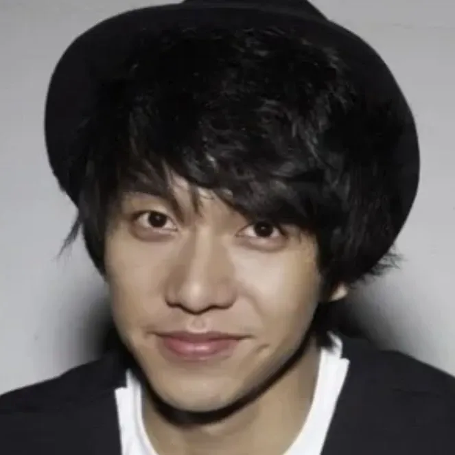 Foto terbaru dari Lee Seunggi