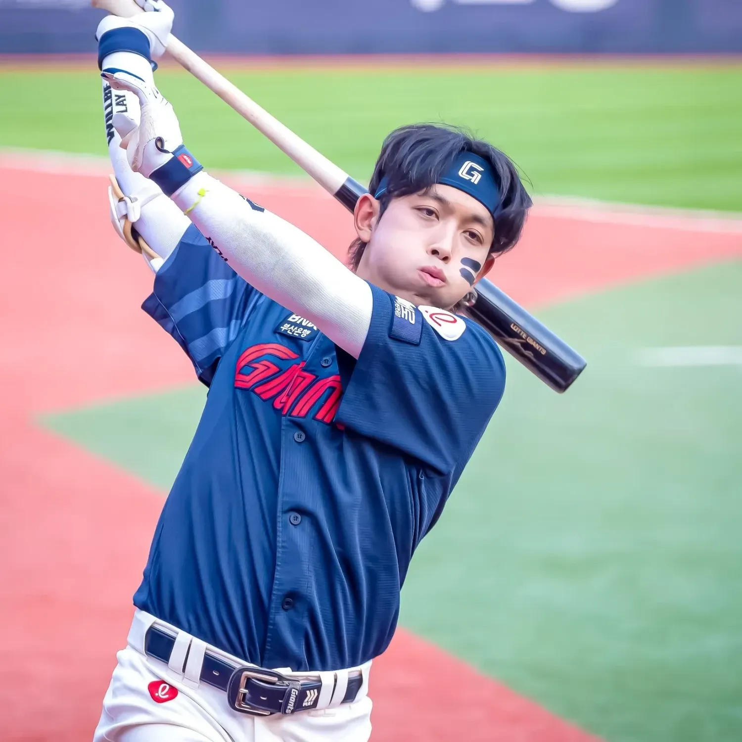 Behind-the-scenes cut of Hwang Seongbin