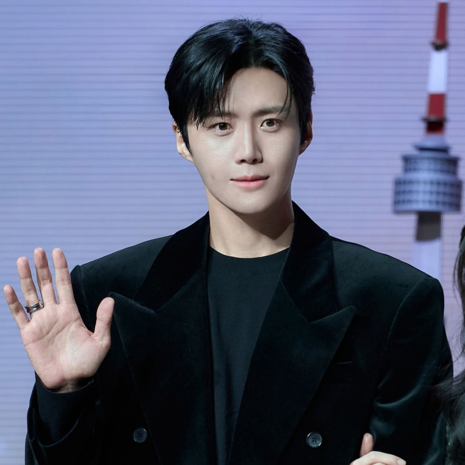 Behind-the-scenes cut of Kim Seonho