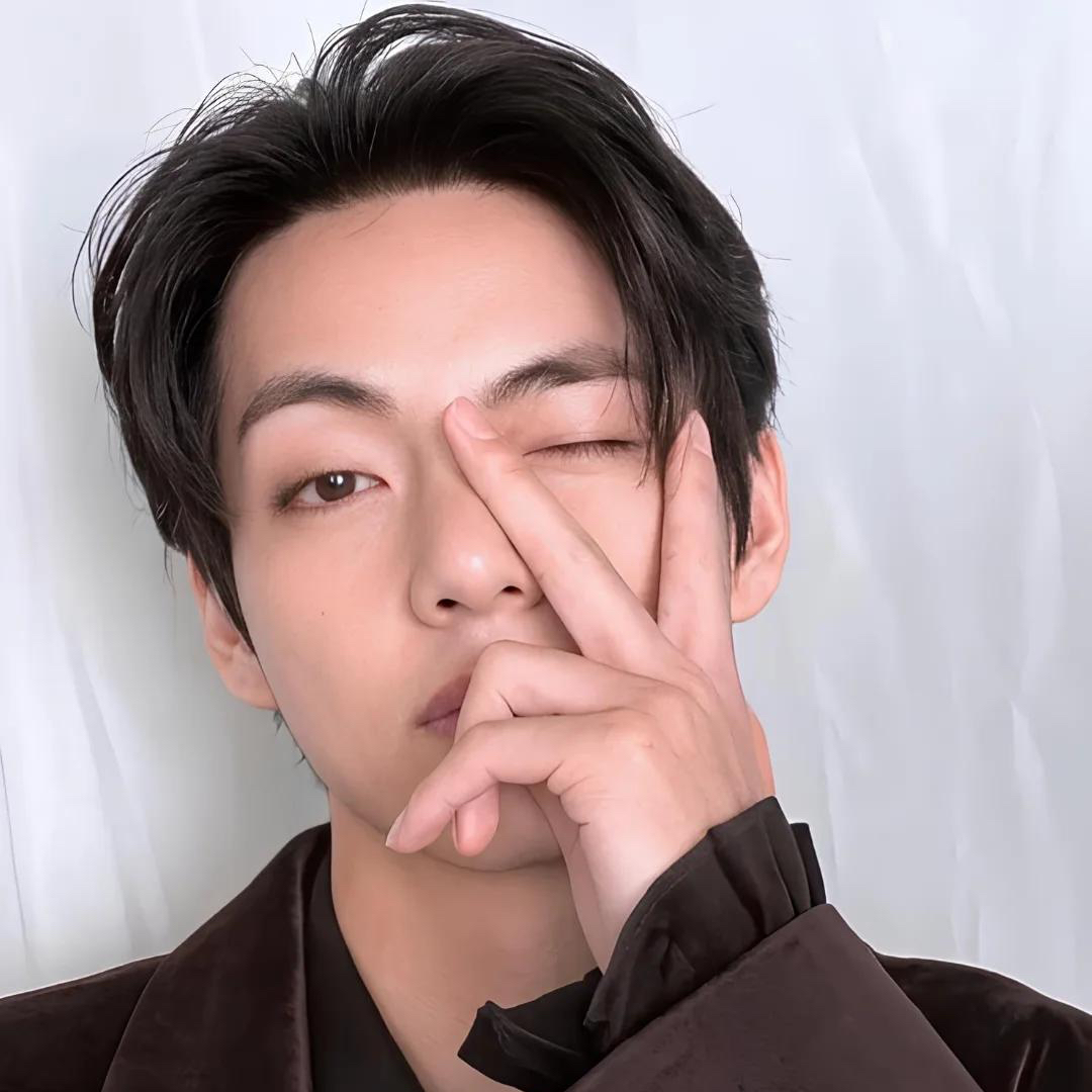 Latest photo of Kim Taehyung (V)