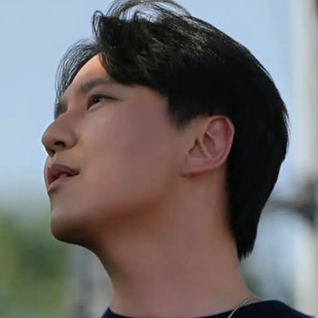 Behind-the-scenes cut of Kim Namgil