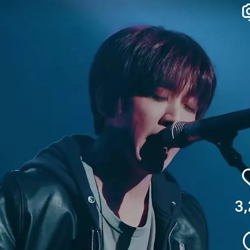 Recent activity shot of Lee Seungyoon