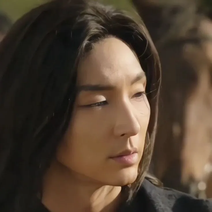 Latest photo of Lee Joongi