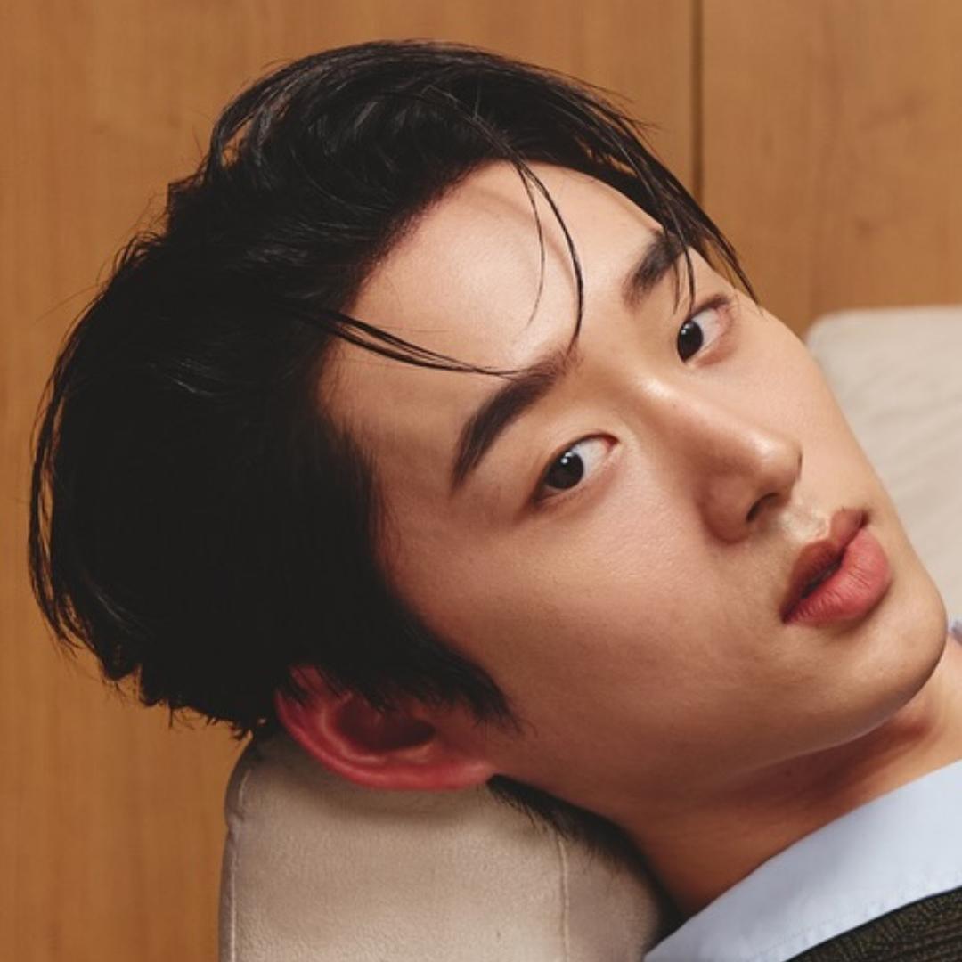 Latest photo of Est Supha Sangaworawong