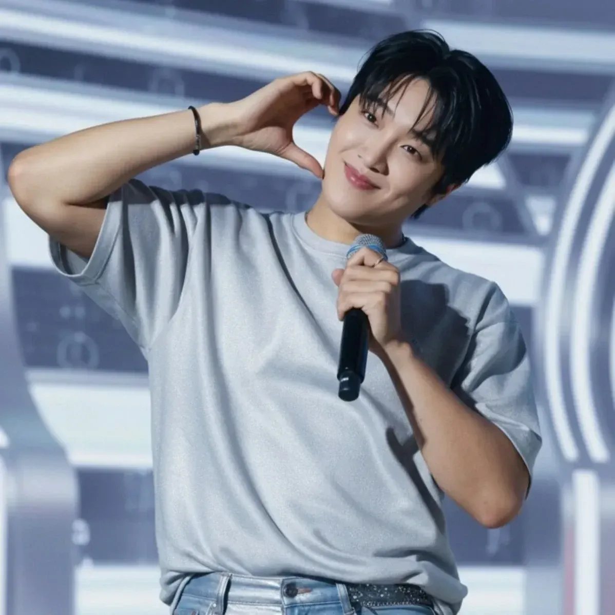 A moment captured by a fan of Hwang Yunsung