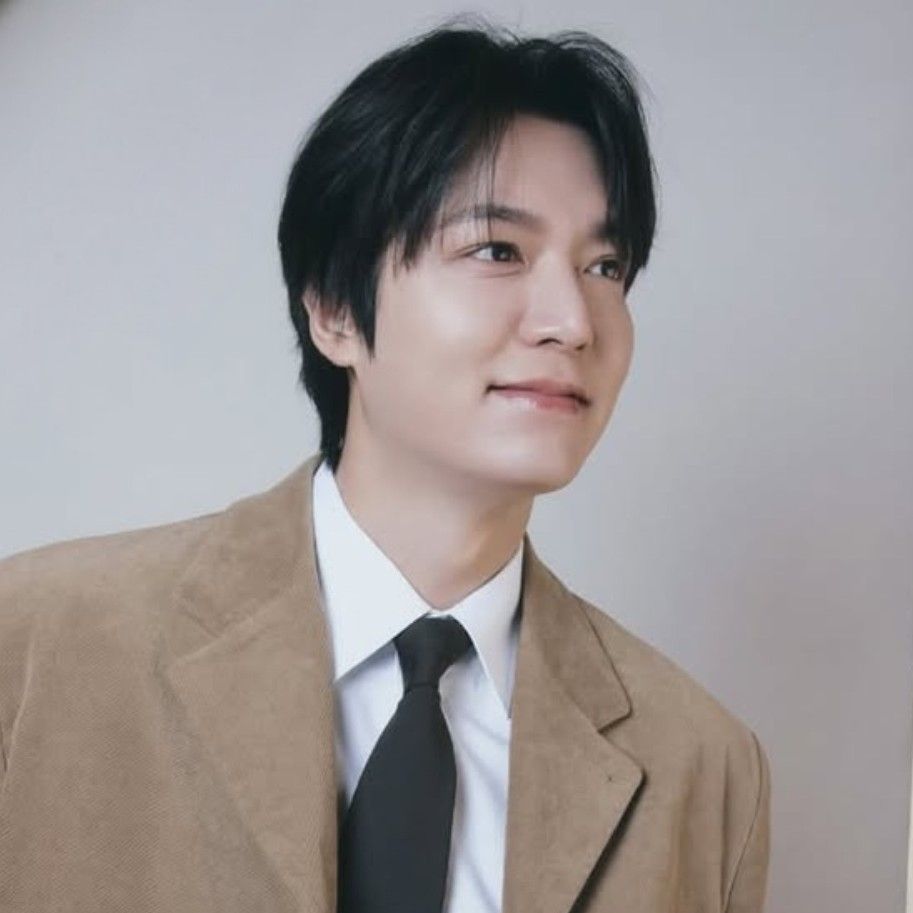 李敏镐的近期活动照