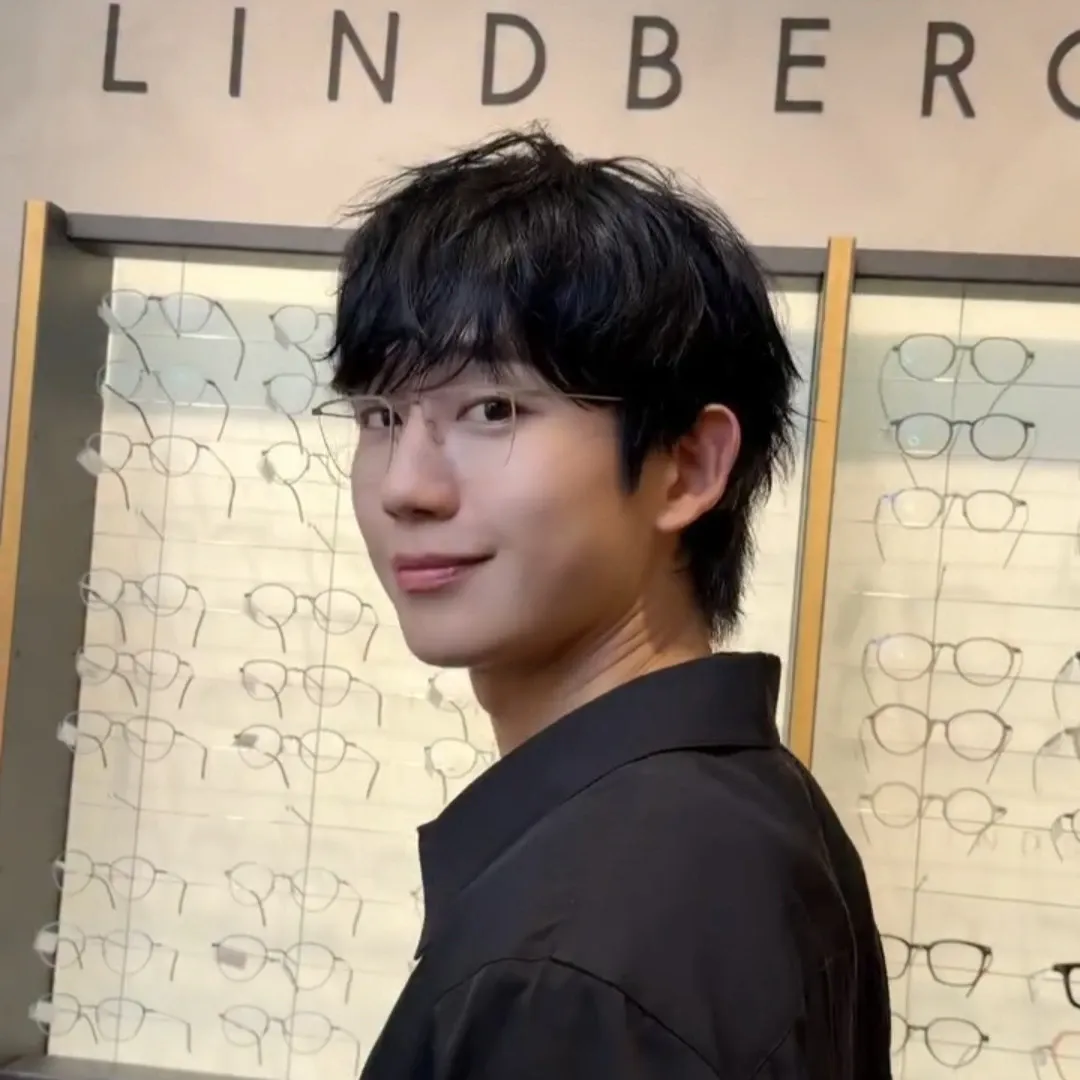 정해인 최근 활동샷