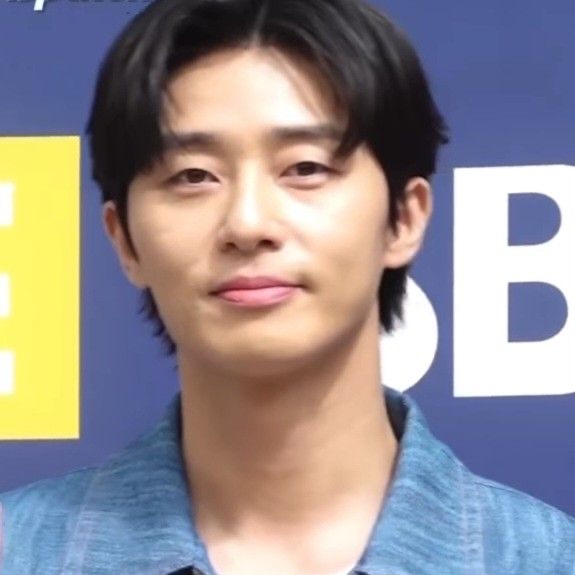 A moment captured by a fan of Park Seojoon