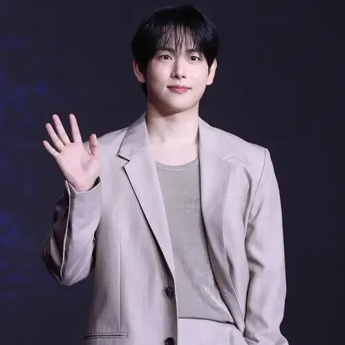 Recent activity shot of Yim Siwan