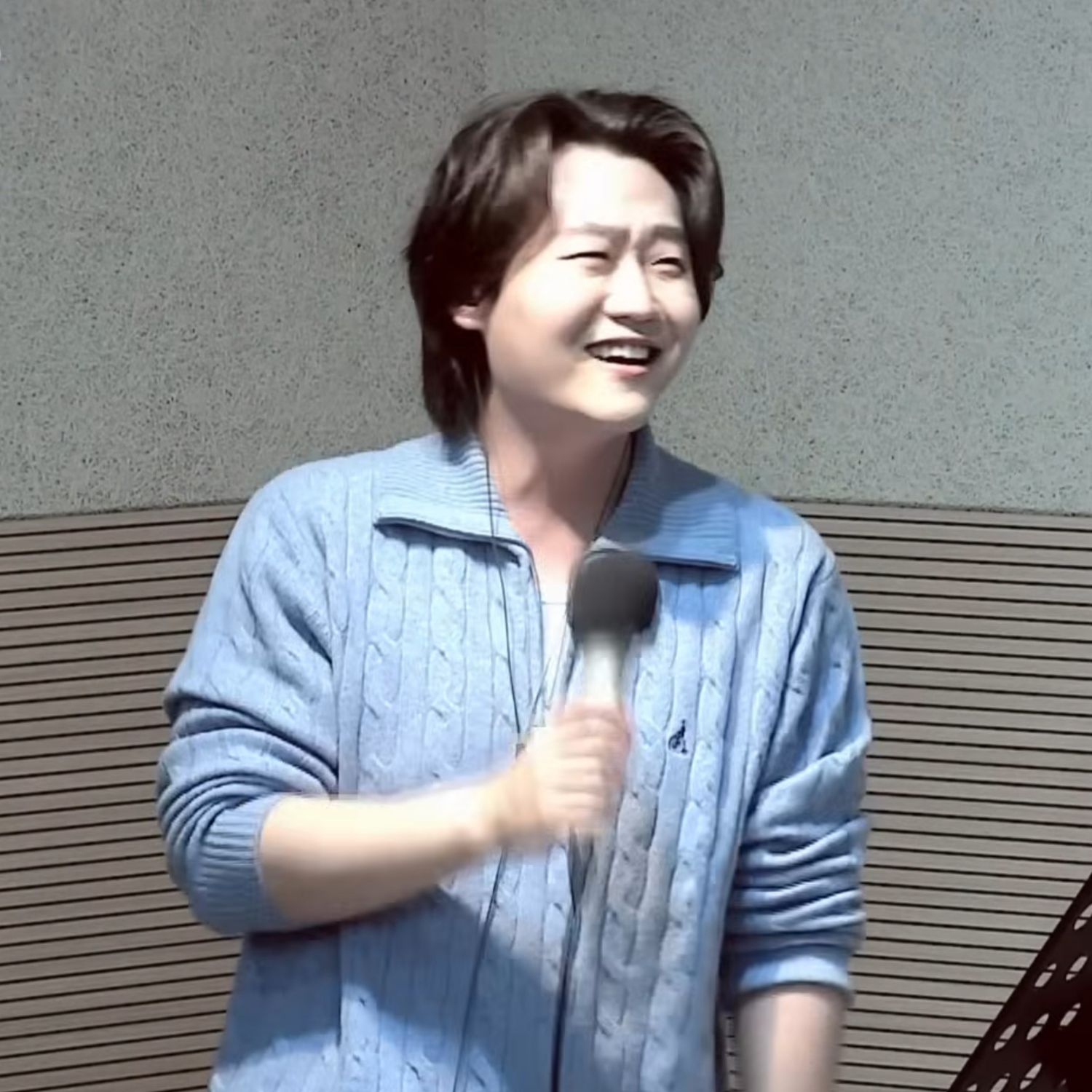 A moment captured by a fan of Min Soohyun