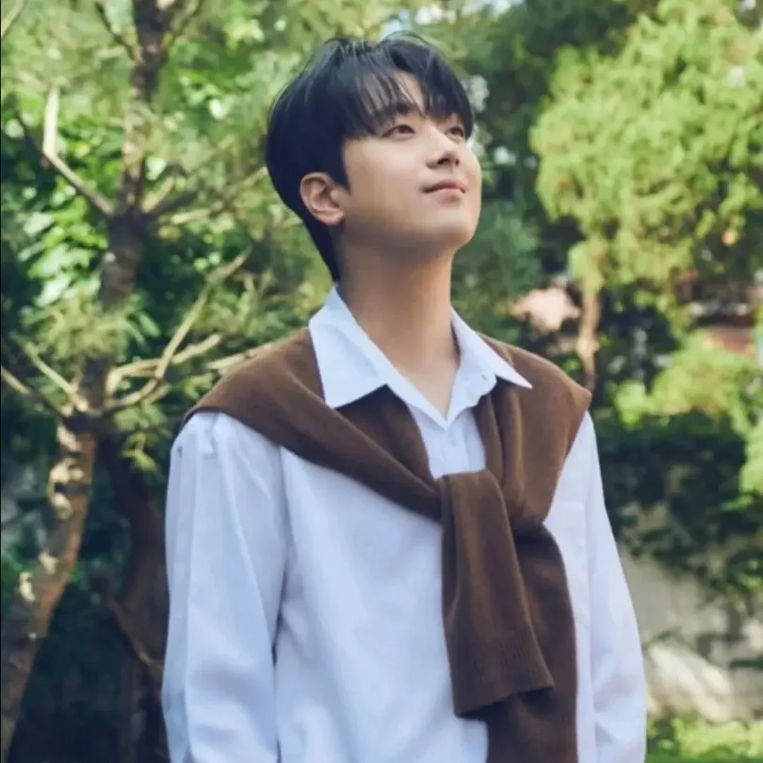 Foto terbaru dari Lee Chanwon