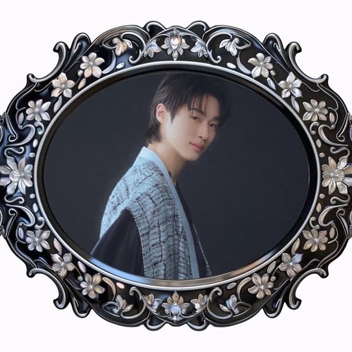 Recent activity shot of Byeon Wooseok