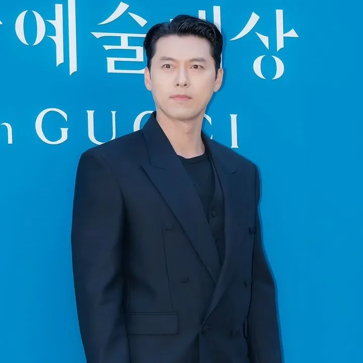 A moment captured by a fan of Hyun Bin
