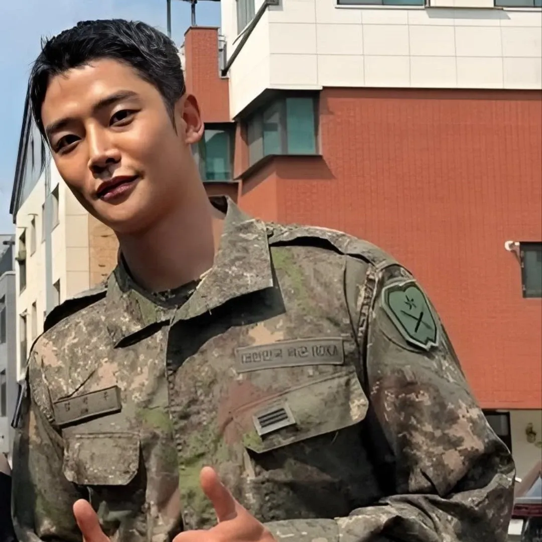 Foto kegiatan terbaru dari Rowoon