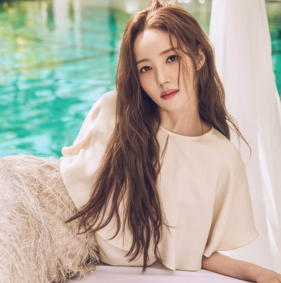 A moment captured by a fan of Park Minyoung