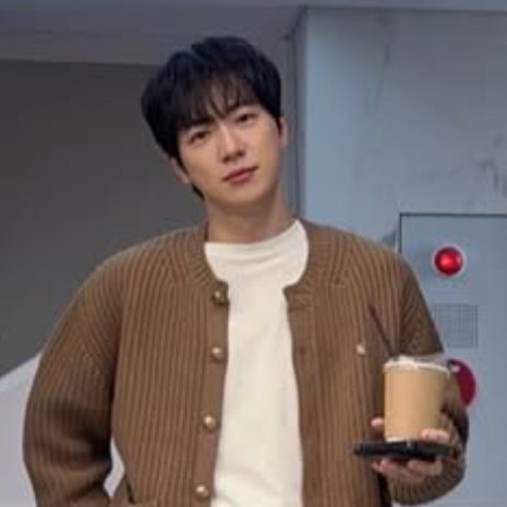 Behind-the-scenes cut of Lee Sangyeob
