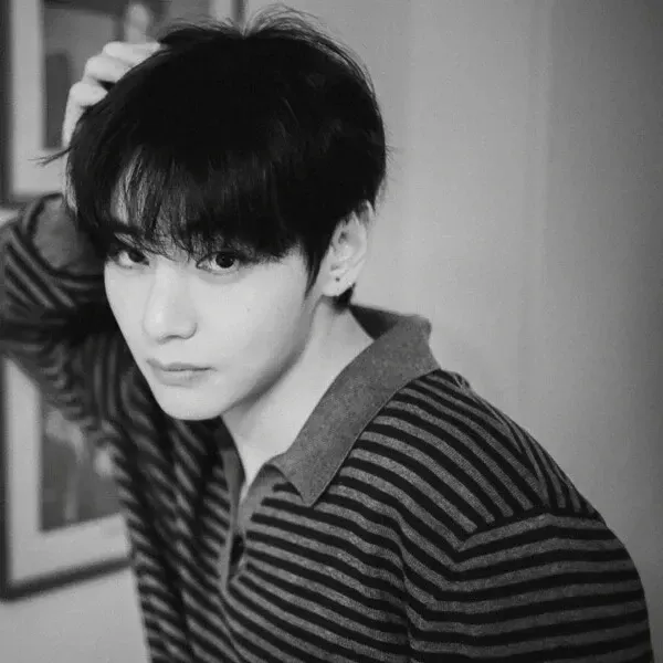 Latest photo of Kim Taehyung (V)