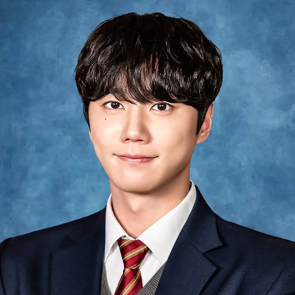 Latest photo of Lee Junyoung