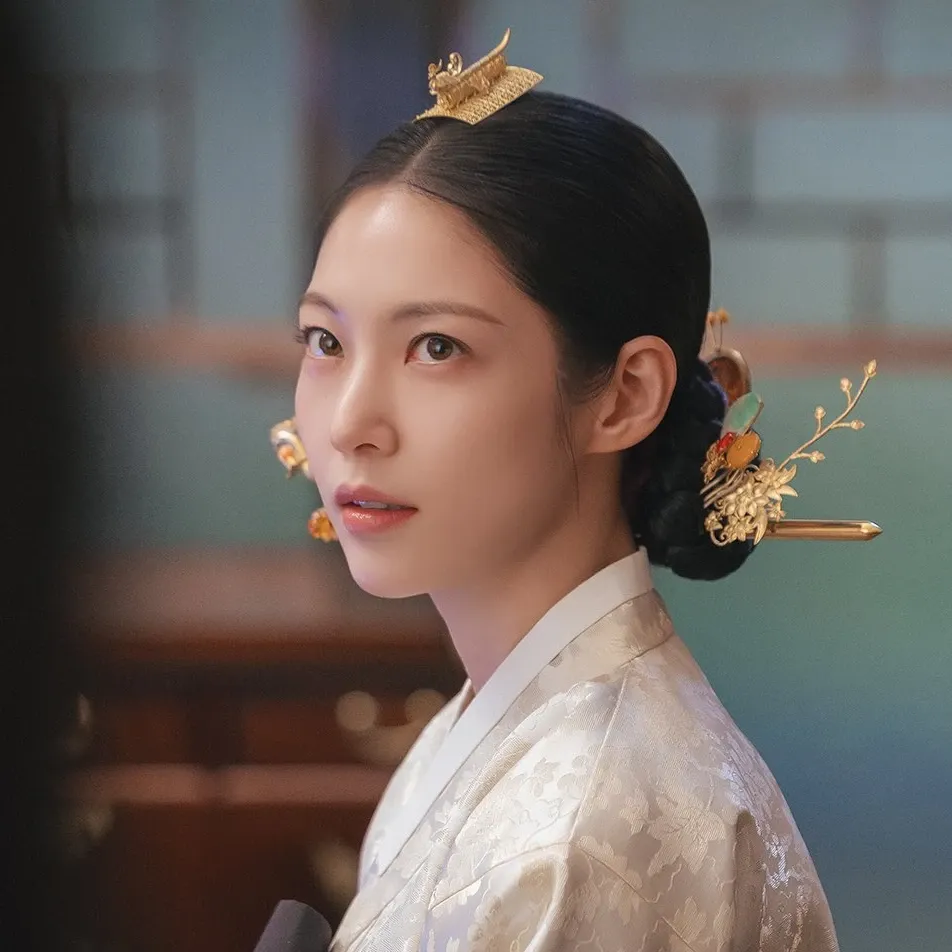 Latest photo of Gong Seungyeon