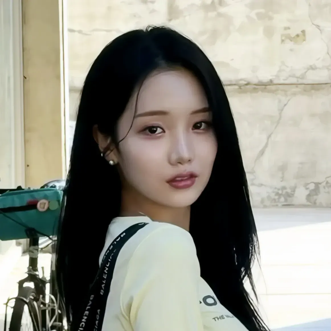 오늘 가장 핫한 셀럽 커뮤니티 피드