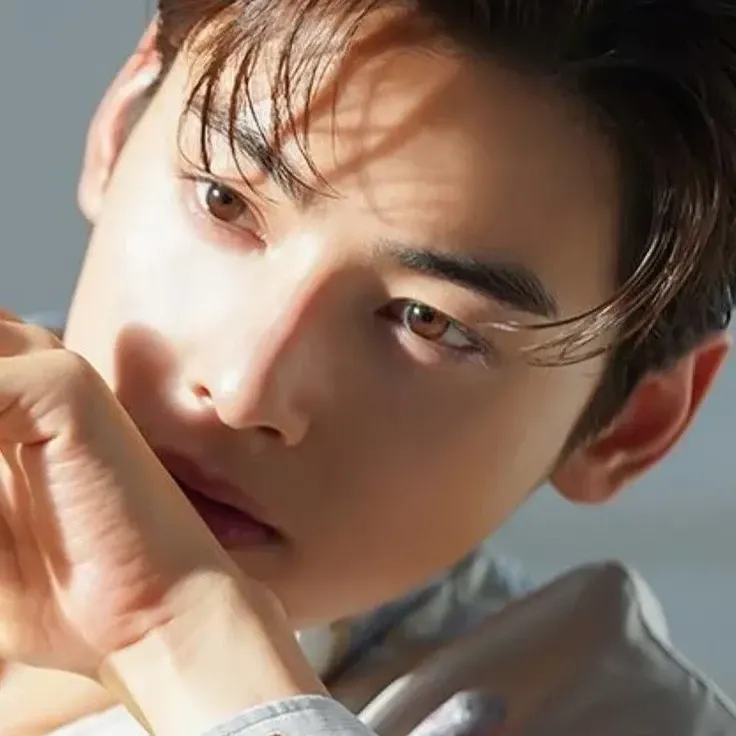Latest photo of Cha Eunwoo