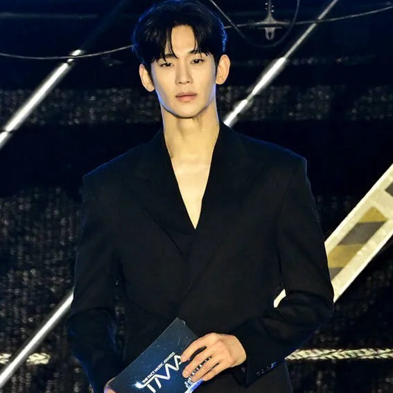 Latest photo of Kim Soohyun