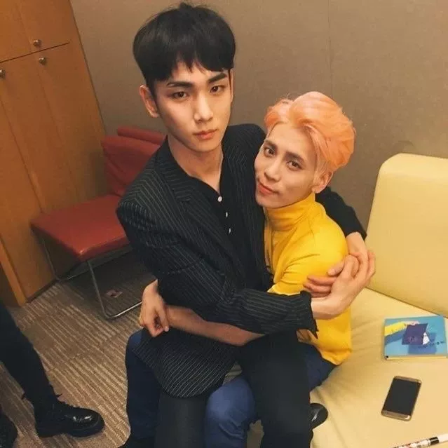 A moment captured by a fan of Key