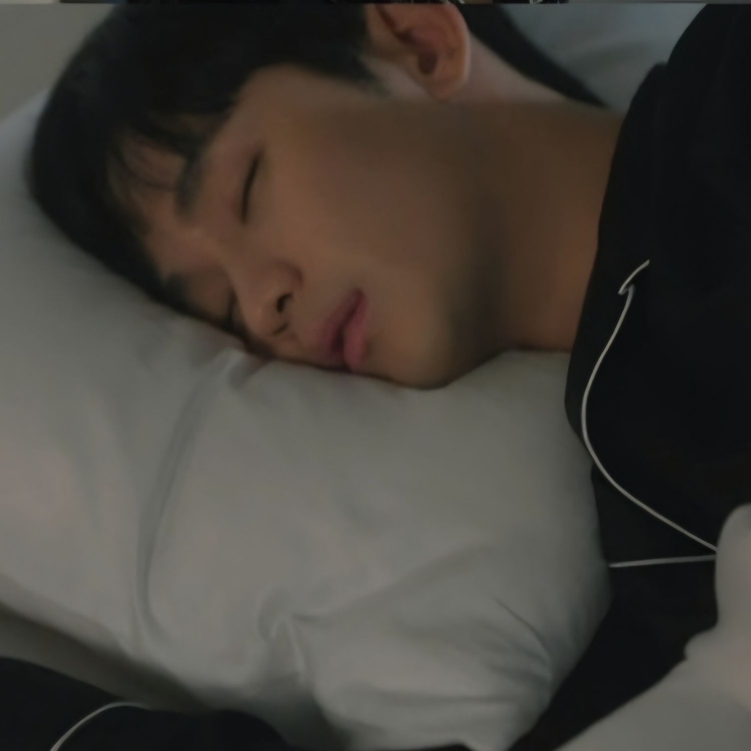 Behind-the-scenes cut of Kim Soohyun