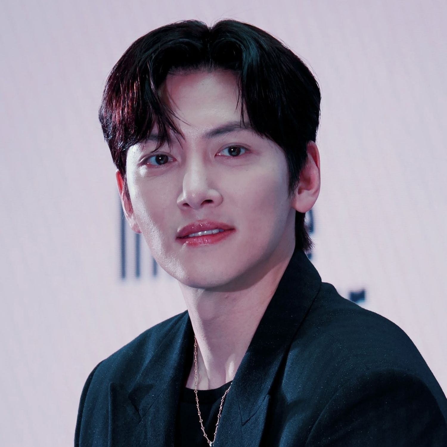 粉丝拍下的池昌旭瞬间