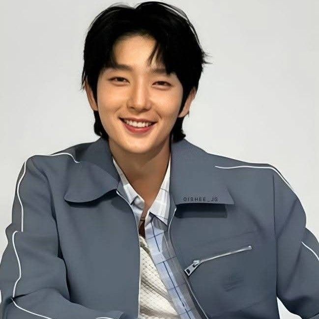 Behind-the-scenes cut of Lee Joongi