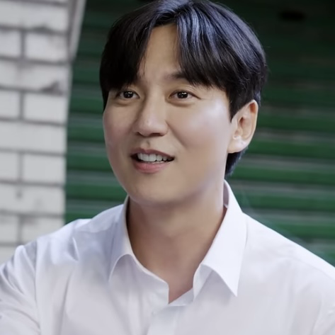 Behind-the-scenes cut of Kim Namgil