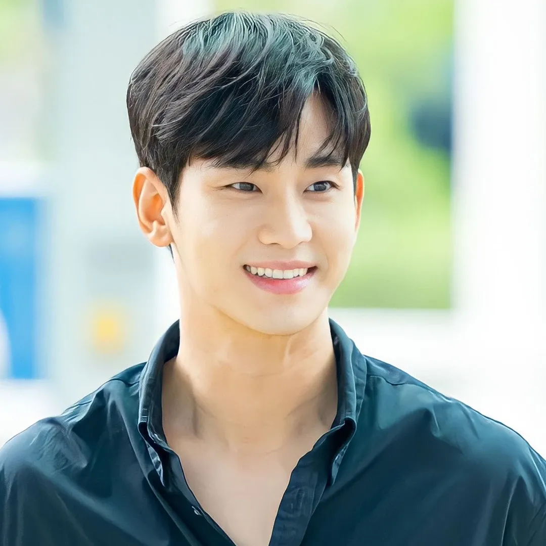 A moment captured by a fan of Kim Soohyun