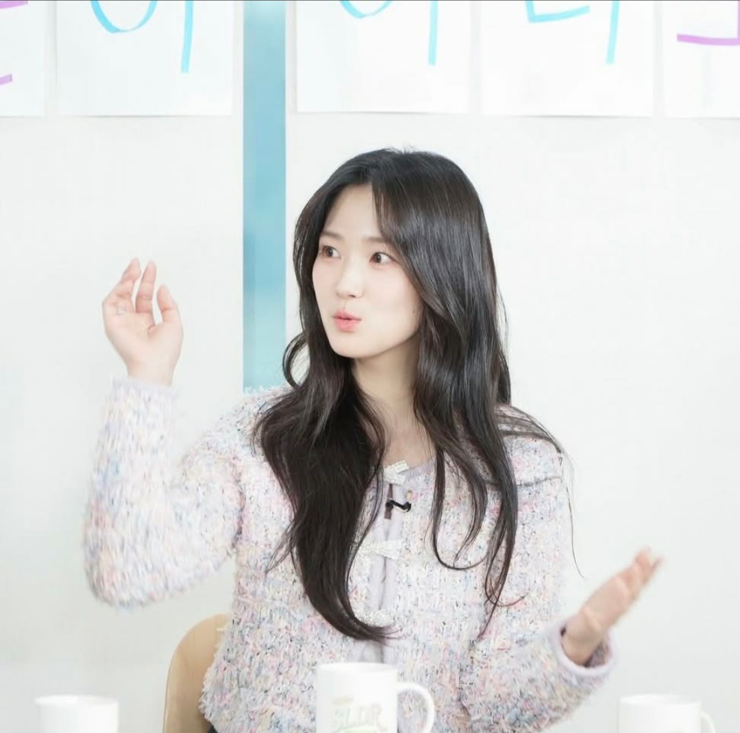 Recent activity shot of Kim Hyeyoon