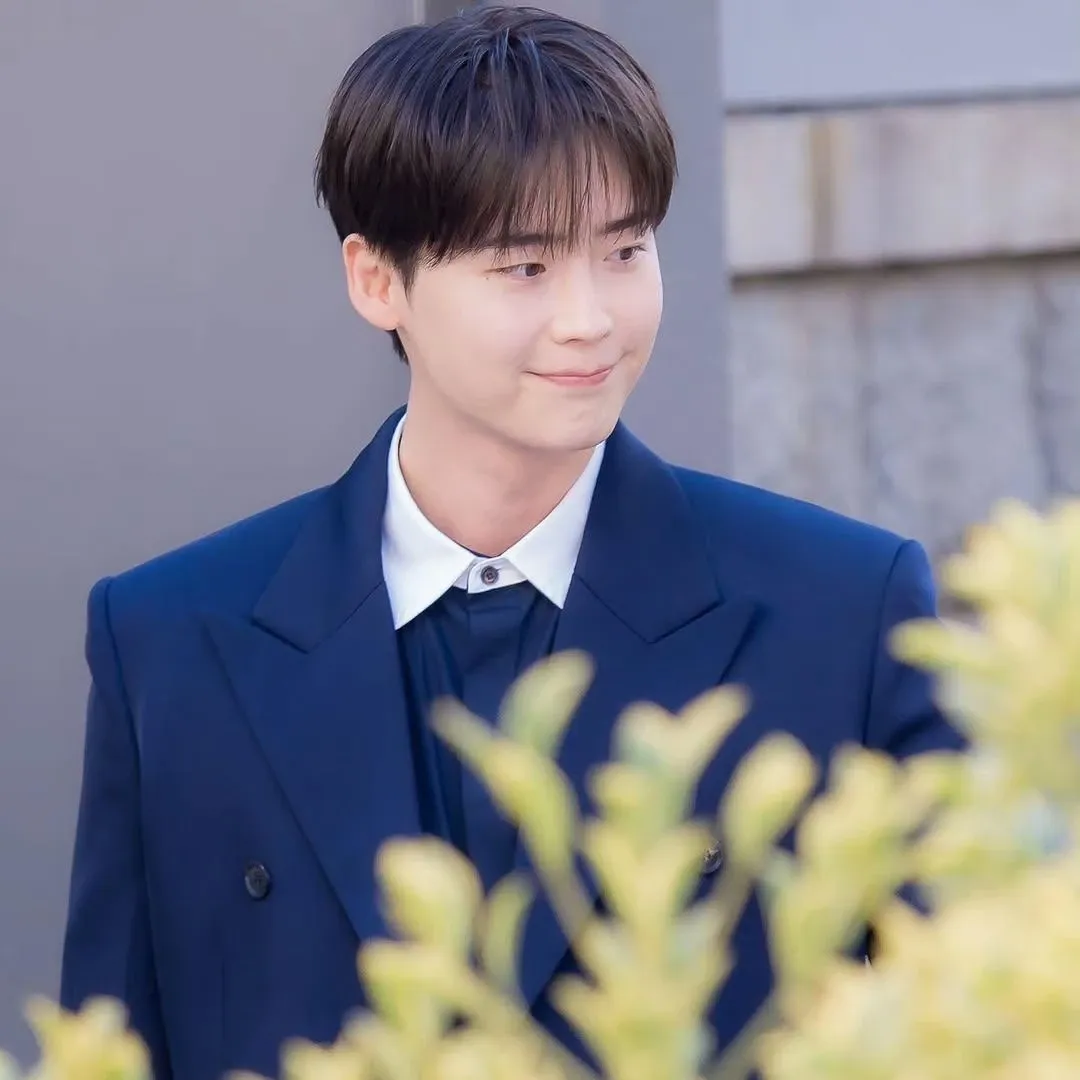 Behind-the-scenes cut of Lee Jongsuk