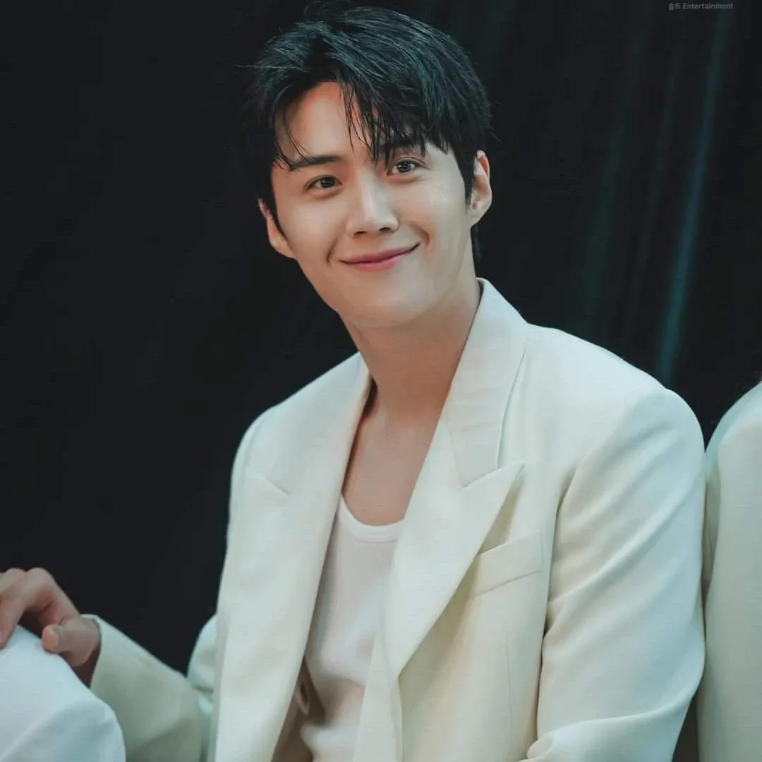 Foto kegiatan terbaru dari Kim Seonho