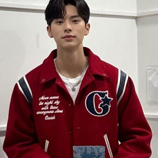 Latest photo of Lee Chaemin