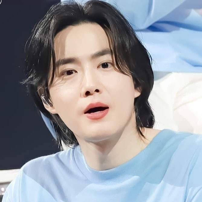 A moment captured by a fan of Suho