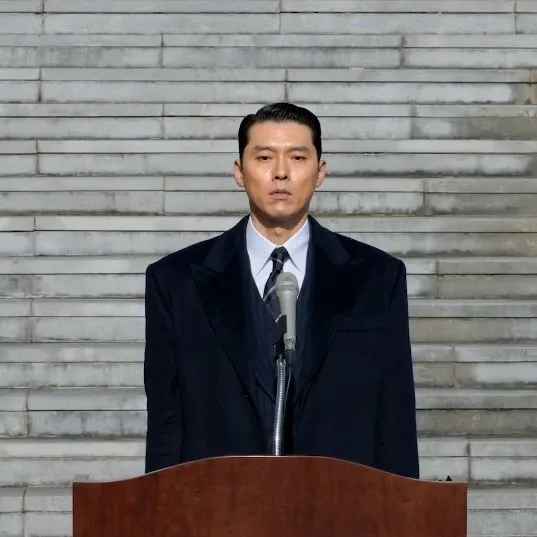 Momen yang diabadikan oleh penggemar Hyun Bin