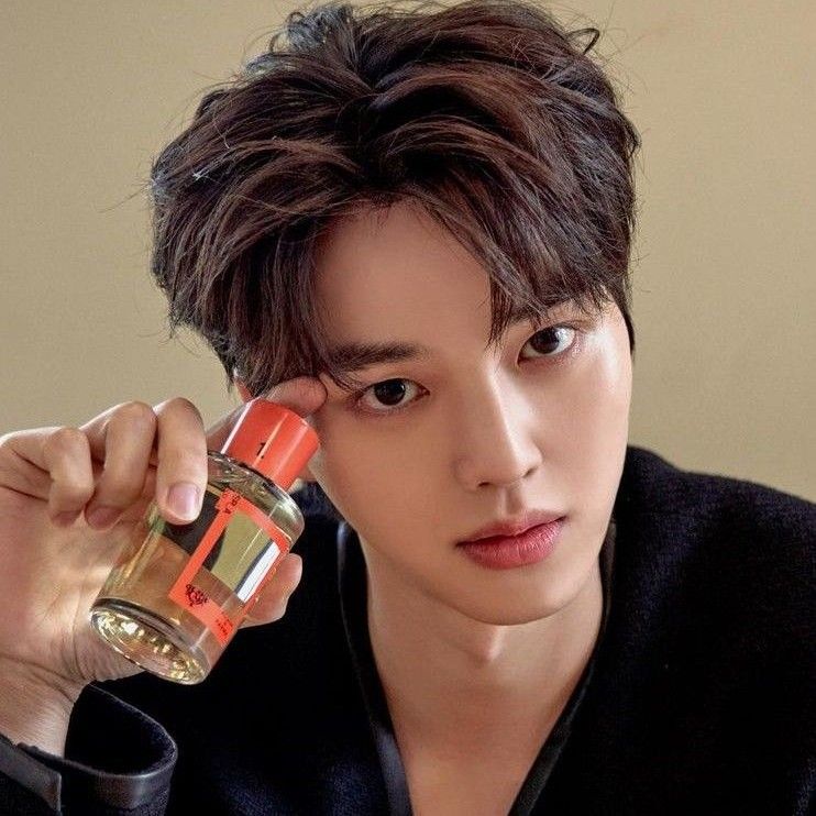 Latest photo of Song Kang