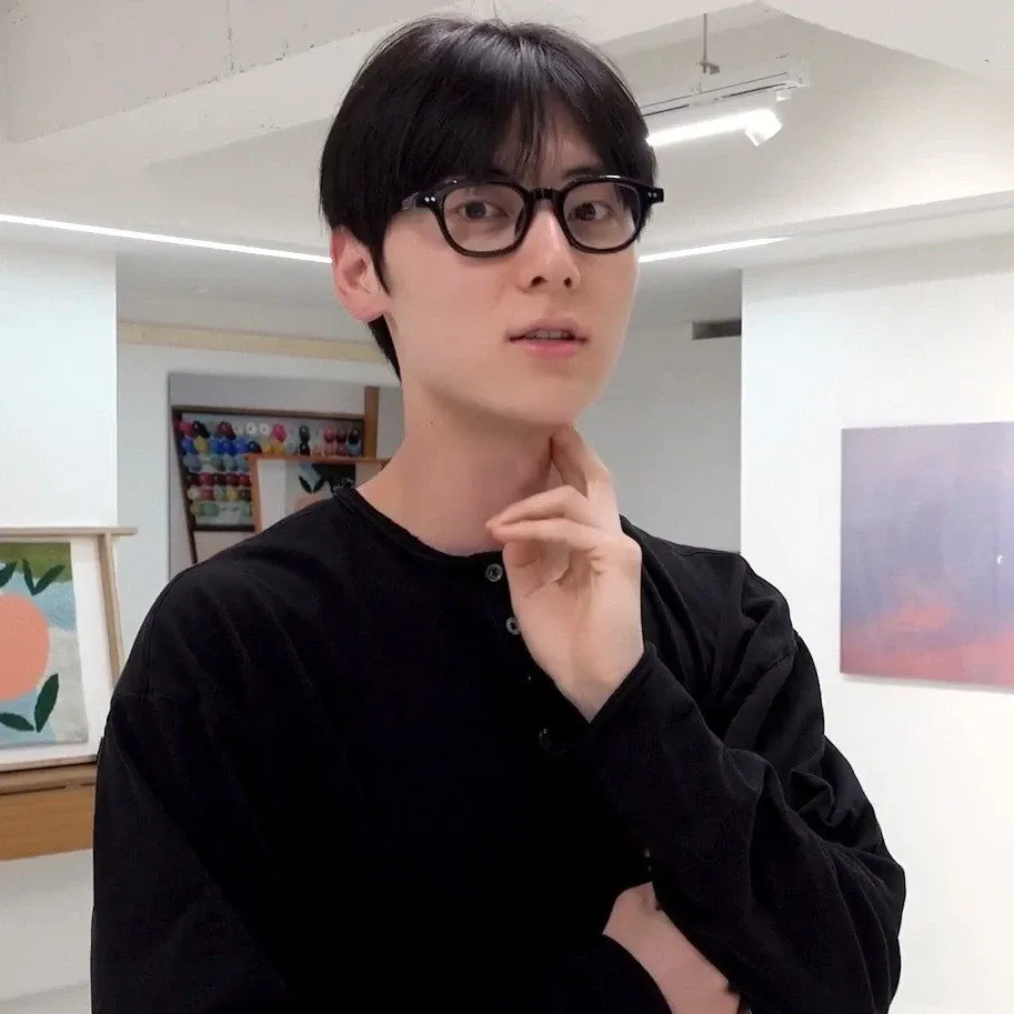 Behind-the-scenes cut of Hwang Minhyun