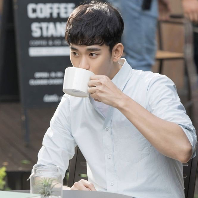 金秀賢的最新照片