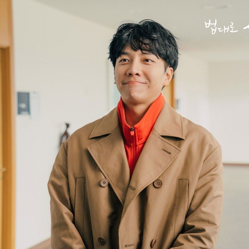 Latest photo of Lee Seunggi