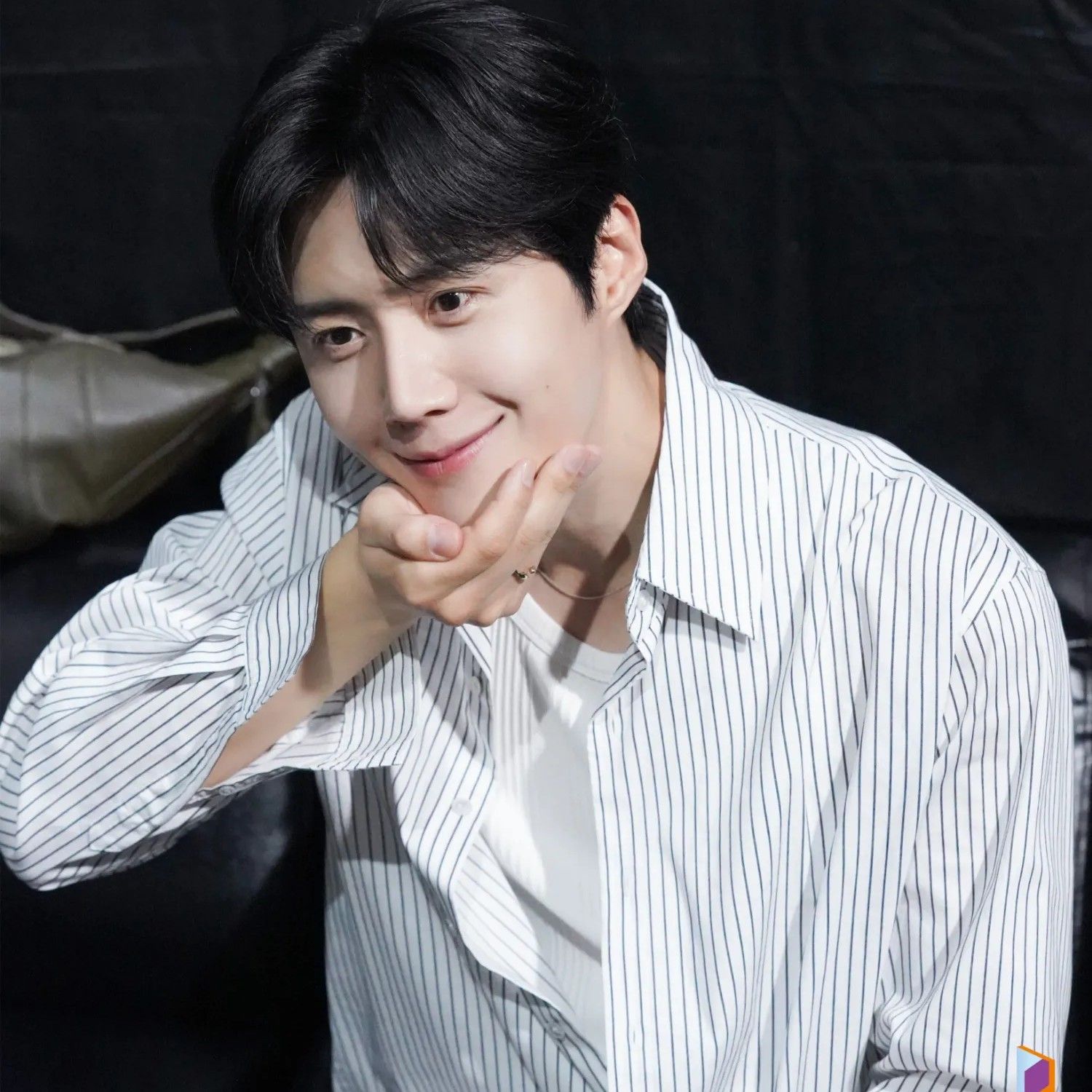 Behind-the-scenes cut of Kim Seonho
