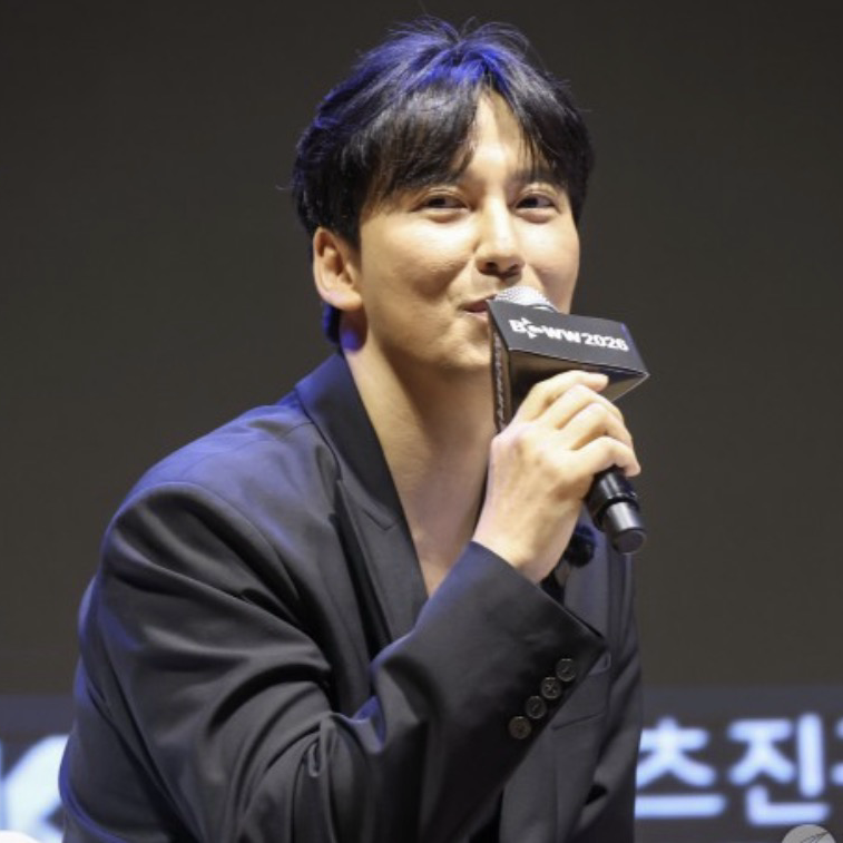 Recent activity shot of Kim Namgil