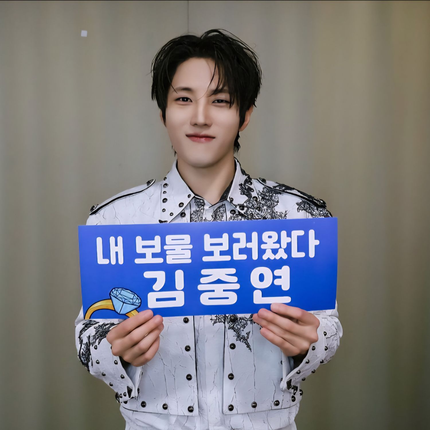 金俊賢的最新照片