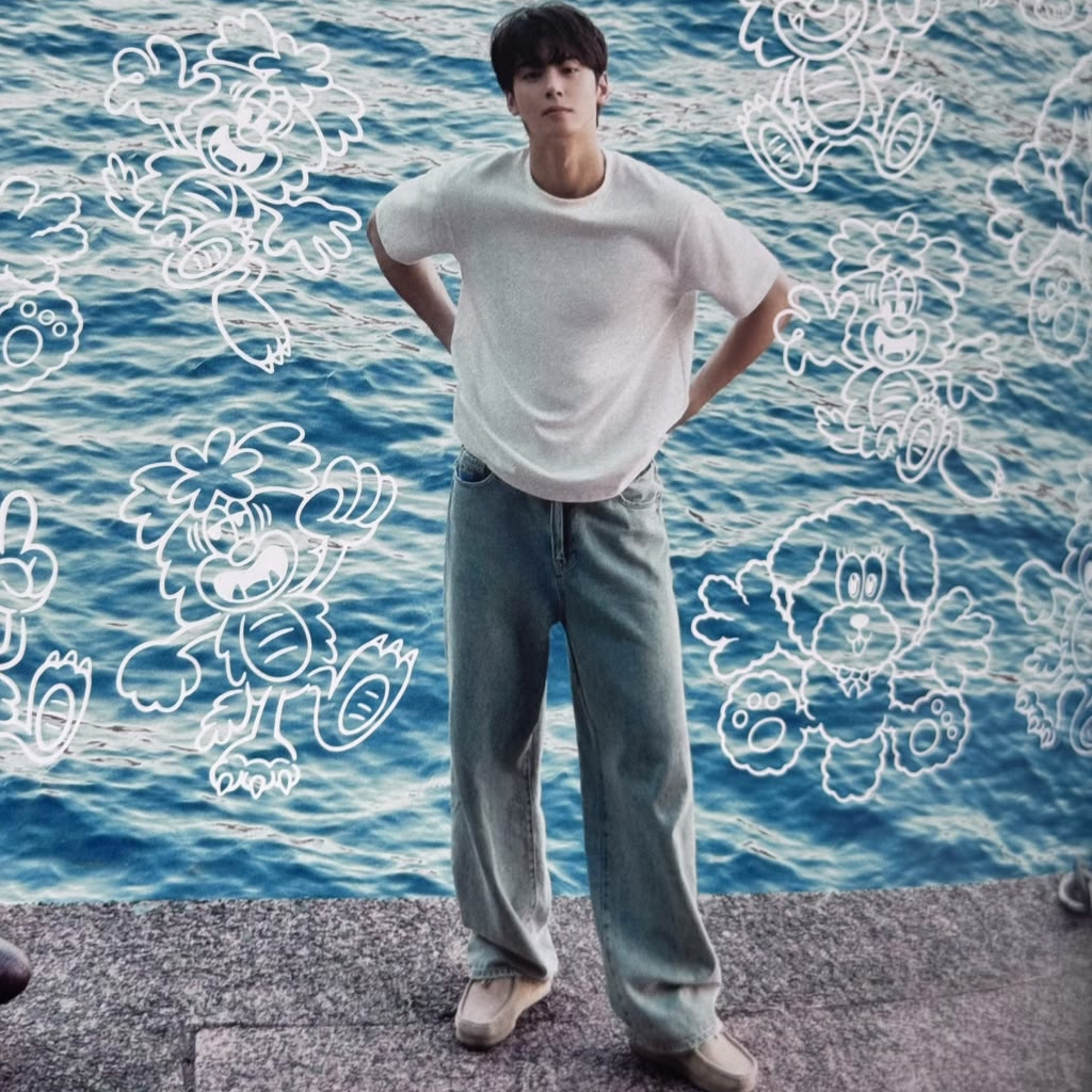 Latest photo of Cha Eunwoo