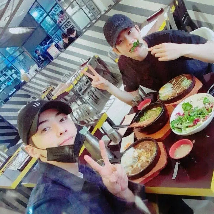 Behind-the-scenes cut of Cha Eunwoo