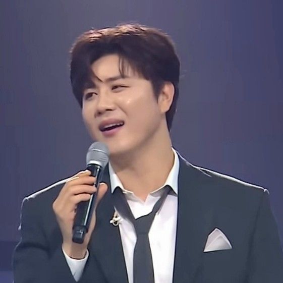 진해성의 비하인드 컷