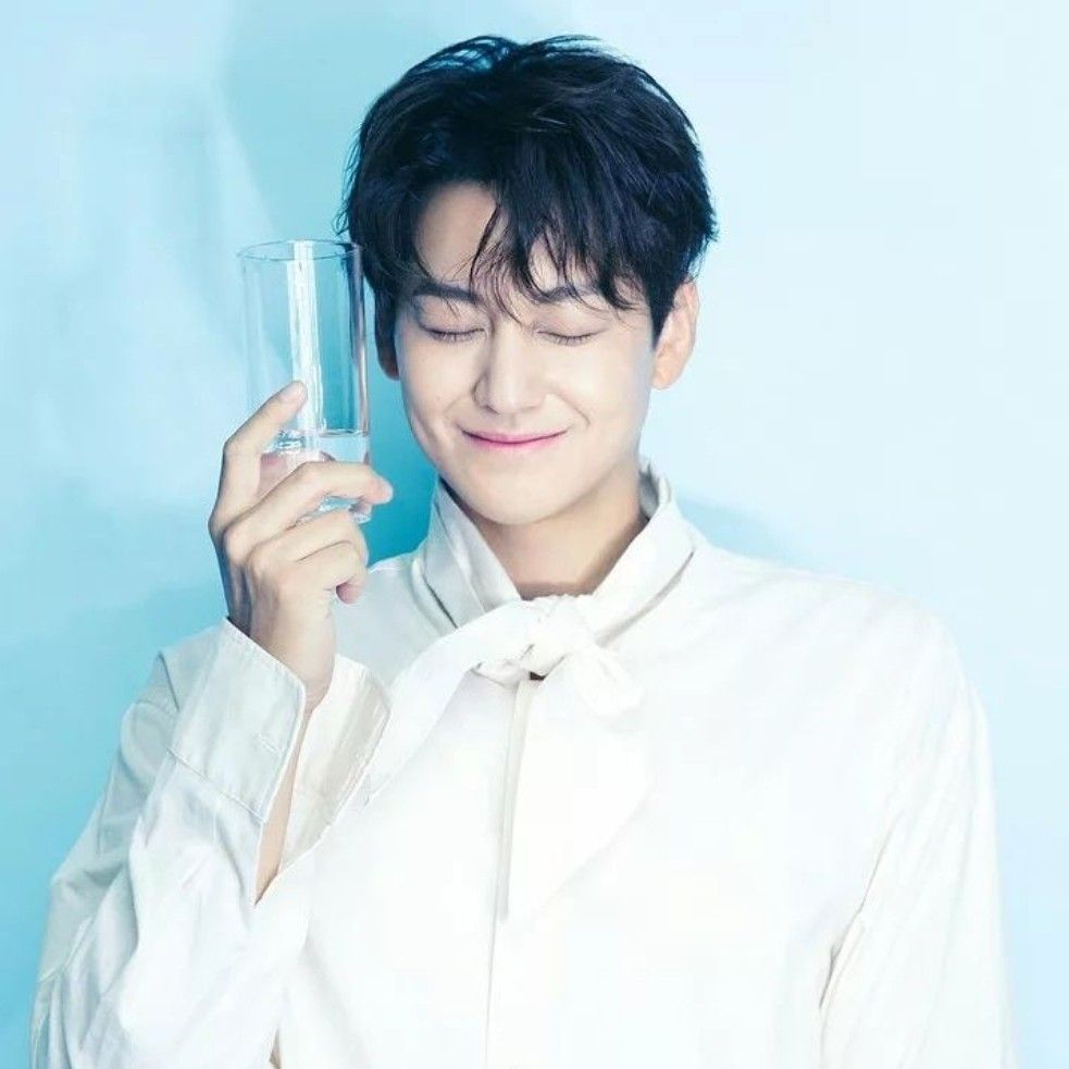 Momen yang diabadikan oleh penggemar Kim Bum